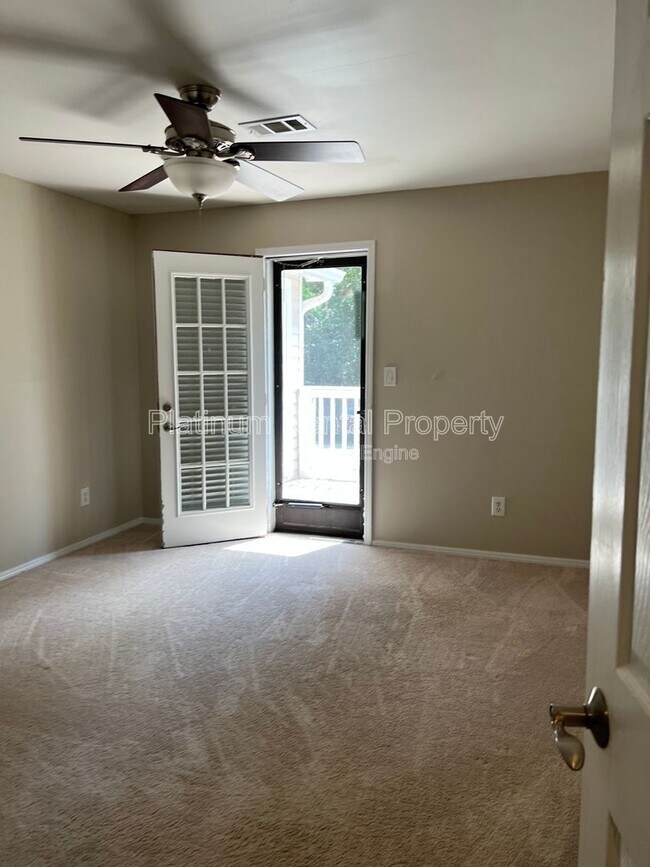 Building Photo - 110 Countryside Pl