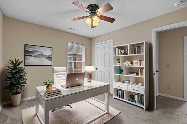 Building Photo - 2 bed 2 bath with a washer & dryer and all...