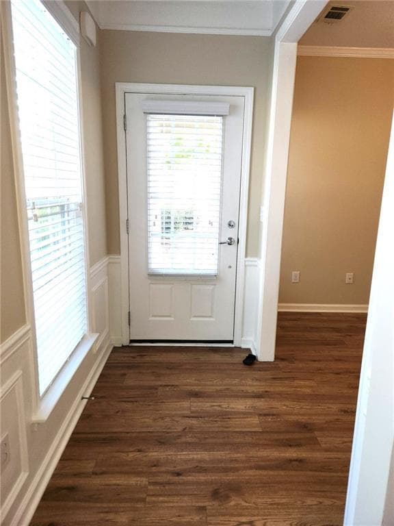Building Photo - 6111 Longleaf Dr