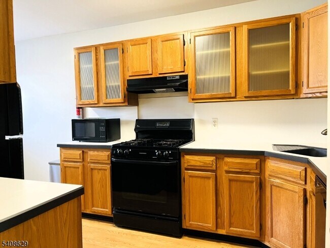 Building Photo - 1802 Scarlett Dr