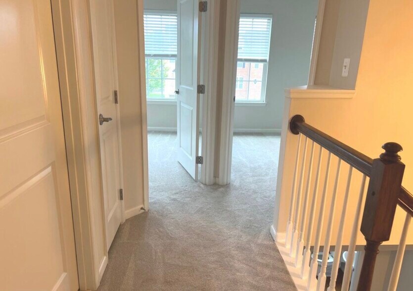 Building Photo - 3223 Careysbrook Ct