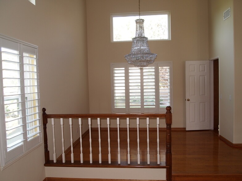 Building Photo - 5605 Vista Cantora