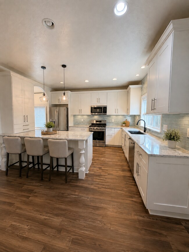 Building Photo - 5207 Villa Dr