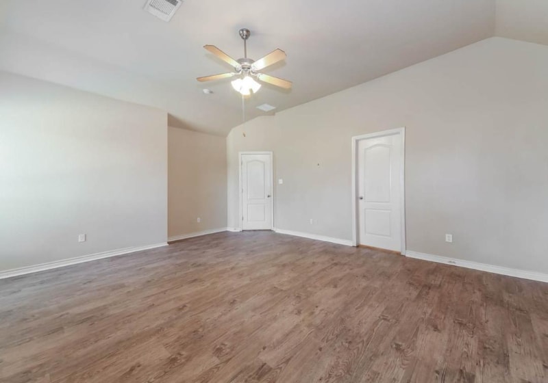 Building Photo - 9148 Clairemont Ln
