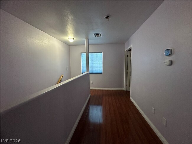 Building Photo - 1709 N Shadow Mountain Pl