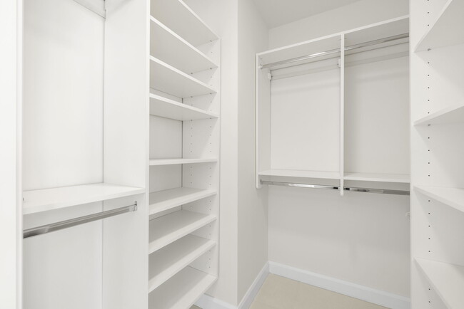 Building Photo - 2900 W Bay to Bay Blvd