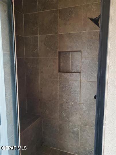 Building Photo - 14387 High Rock Dr