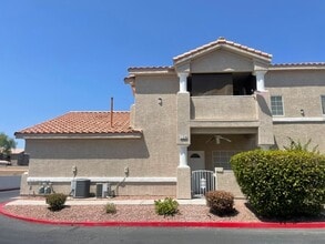 Building Photo - 3327 Erva St