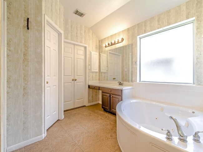 Building Photo - 2123 Hill Canyon Ct