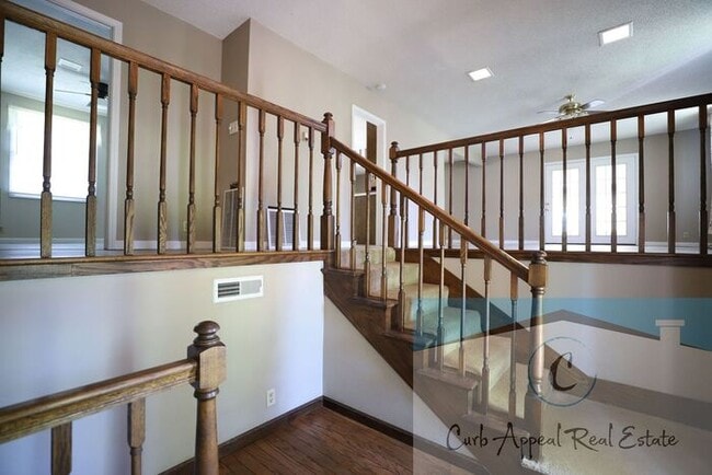 Building Photo - Beautifully renovated 4-bedroom 3 bath hom...