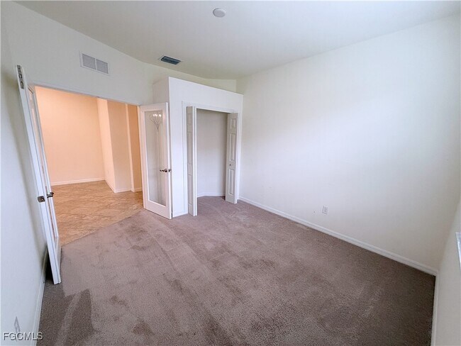 Building Photo - 1980 Wellington St