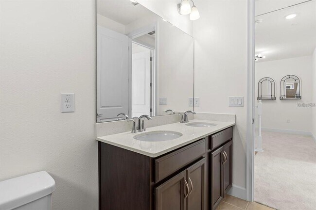 Building Photo - 933 Signet Dr