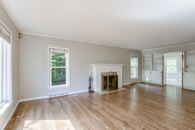 Building Photo - A Home With Character Walking Distance To ...