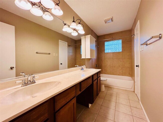 Building Photo - 7612 Islander Dr