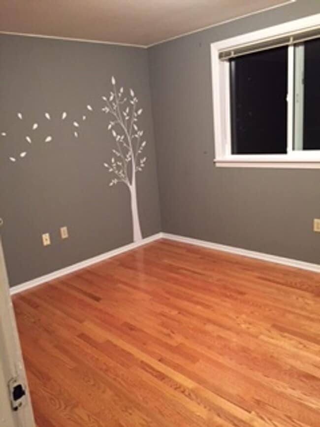 Building Photo - Greenwood Duplex