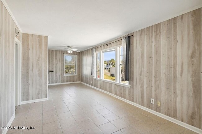 Building Photo - 2337 S Fletcher Ave