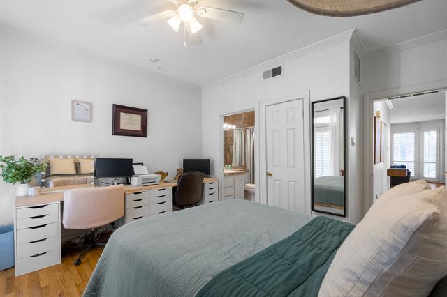 Building Photo - 3208 Cole Ave