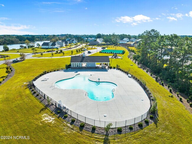 Building Photo - 1561 Pleasant Holw Ct SE