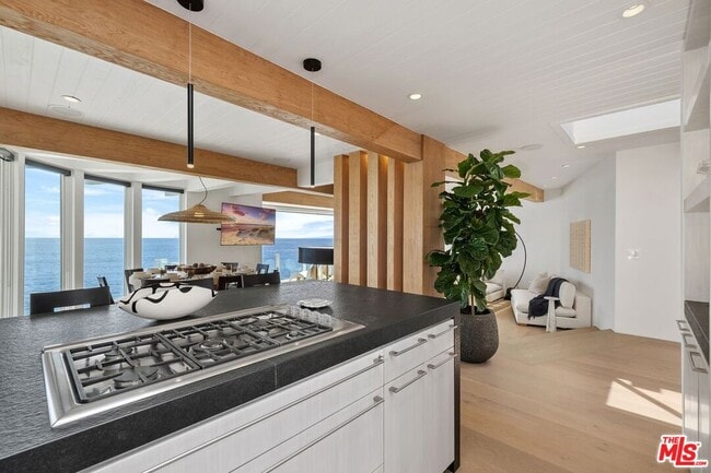 Building Photo - 24112 Malibu Rd