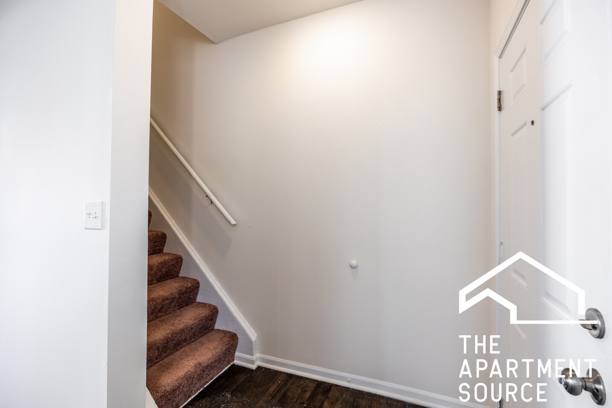 Building Photo - 1260 N Greenview Ave