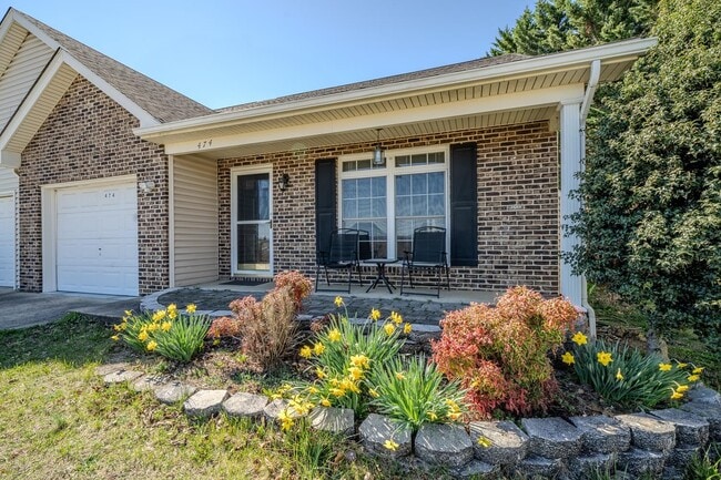 Building Photo - 474 Diana Ct