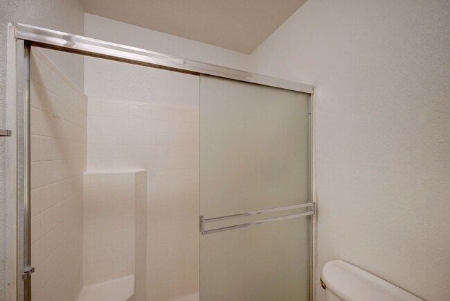 Building Photo - COMING SOON! Recently Painted Adorable 2 B...