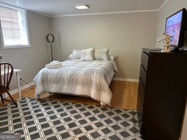 Building Photo - 1613 Apple Valley Dr