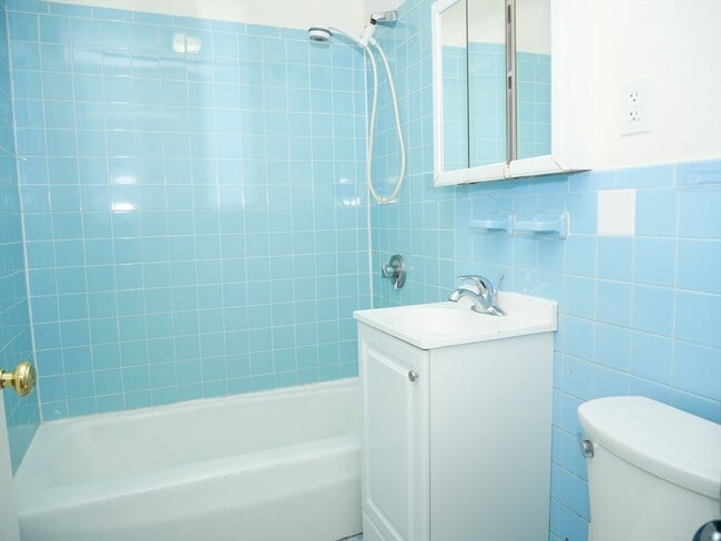 Building Photo - 1039 Commonwealth Ave