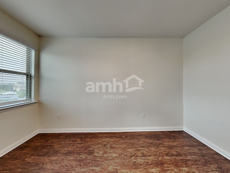 Building Photo - 6012 Gerard Dr
