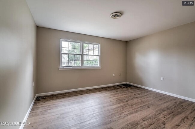 Building Photo - 8B Maplewood Dr