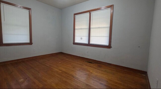 Building Photo - New Rental Available-2 Bedroom 1  Bath