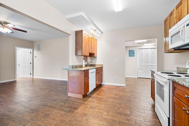 Building Photo - 1083 Soaring Way