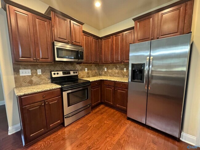 Building Photo - 475 E Mossyleaf Dr SW