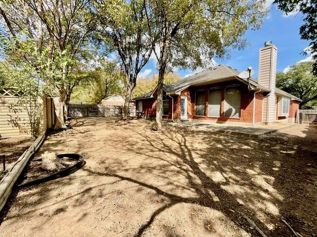 Building Photo - 1725 Dapplegrey Ln