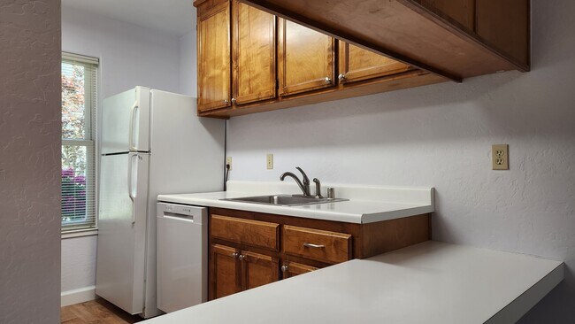 Building Photo - 1001 Murrieta Blvd