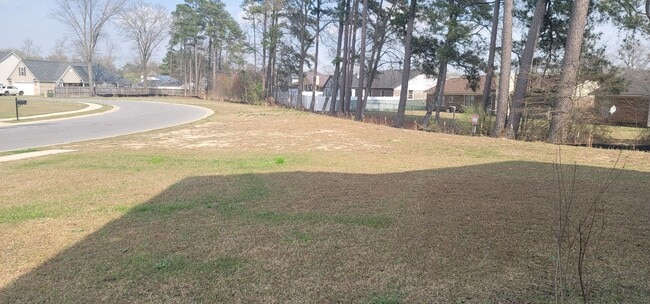 Building Photo - Like New- Immaculate 2-Story Home w/ 4 Bedroom 2.5 Bath! Large Lot- Fully Fenced Backyard.
