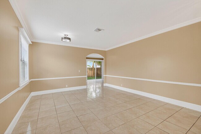 Building Photo - 1756 Pierside Cir