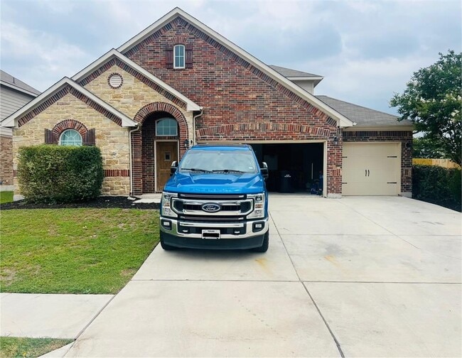 Primary Photo - 100 Plantain Dr