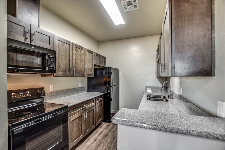Kitchen - 230 N Winchester Rd