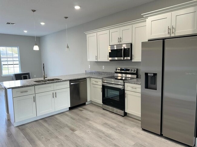 Building Photo - 439 Albatross Ct