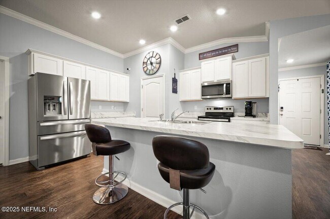 Building Photo - 6092 Bucking Bronco Dr