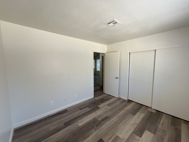 Building Photo - 2697 Aarondavid Dr