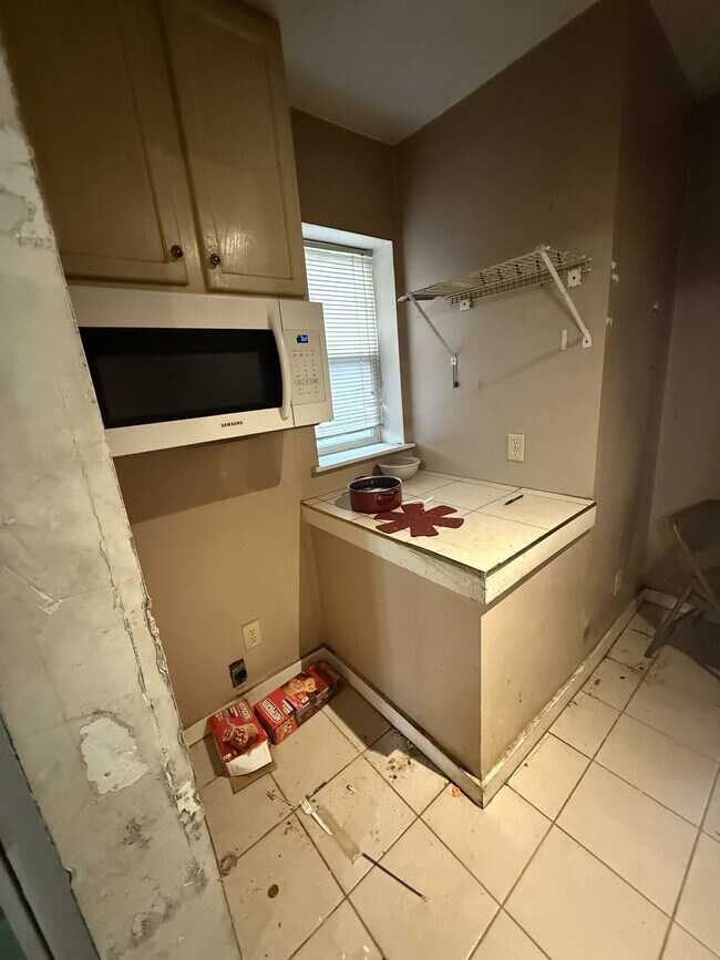 Building Photo - 1536 E Decatur St