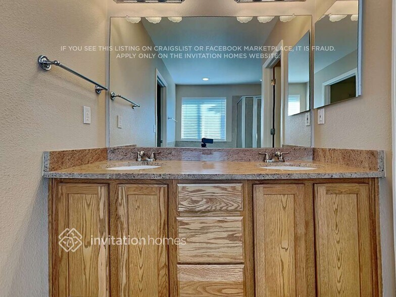 Building Photo - 10297 Waco Ct