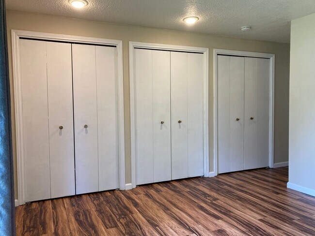 Building Photo - Single Level Ranch Home in Newberg