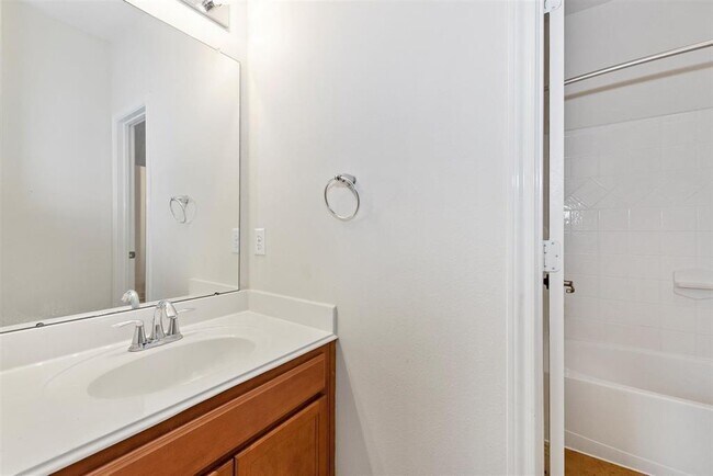 Building Photo - 35 Quillwood Pl