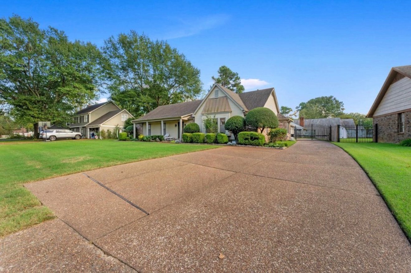 Building Photo - 8671 Pine Needle Dr