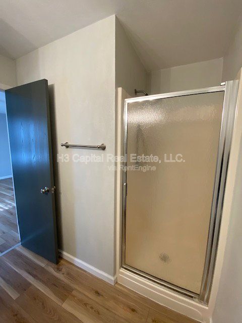 Building Photo - 130 Brookview Dr