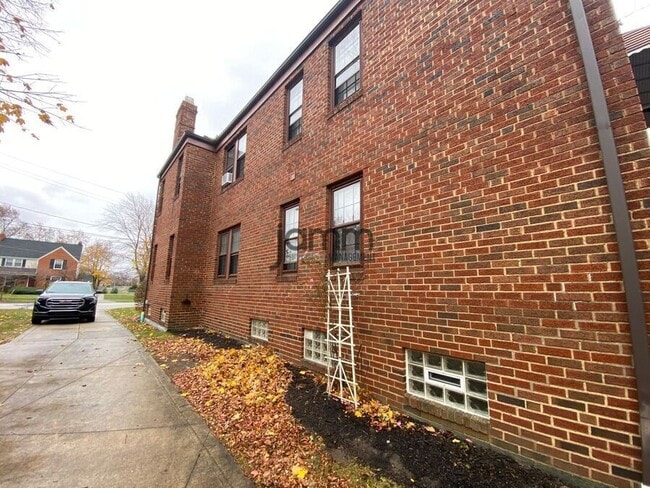 Building Photo - 17724 Hilliard Rd