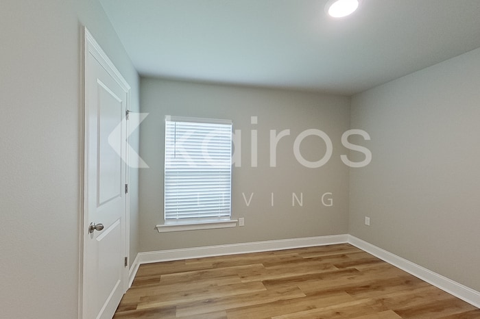 Building Photo - 13739 Pinyon Dr